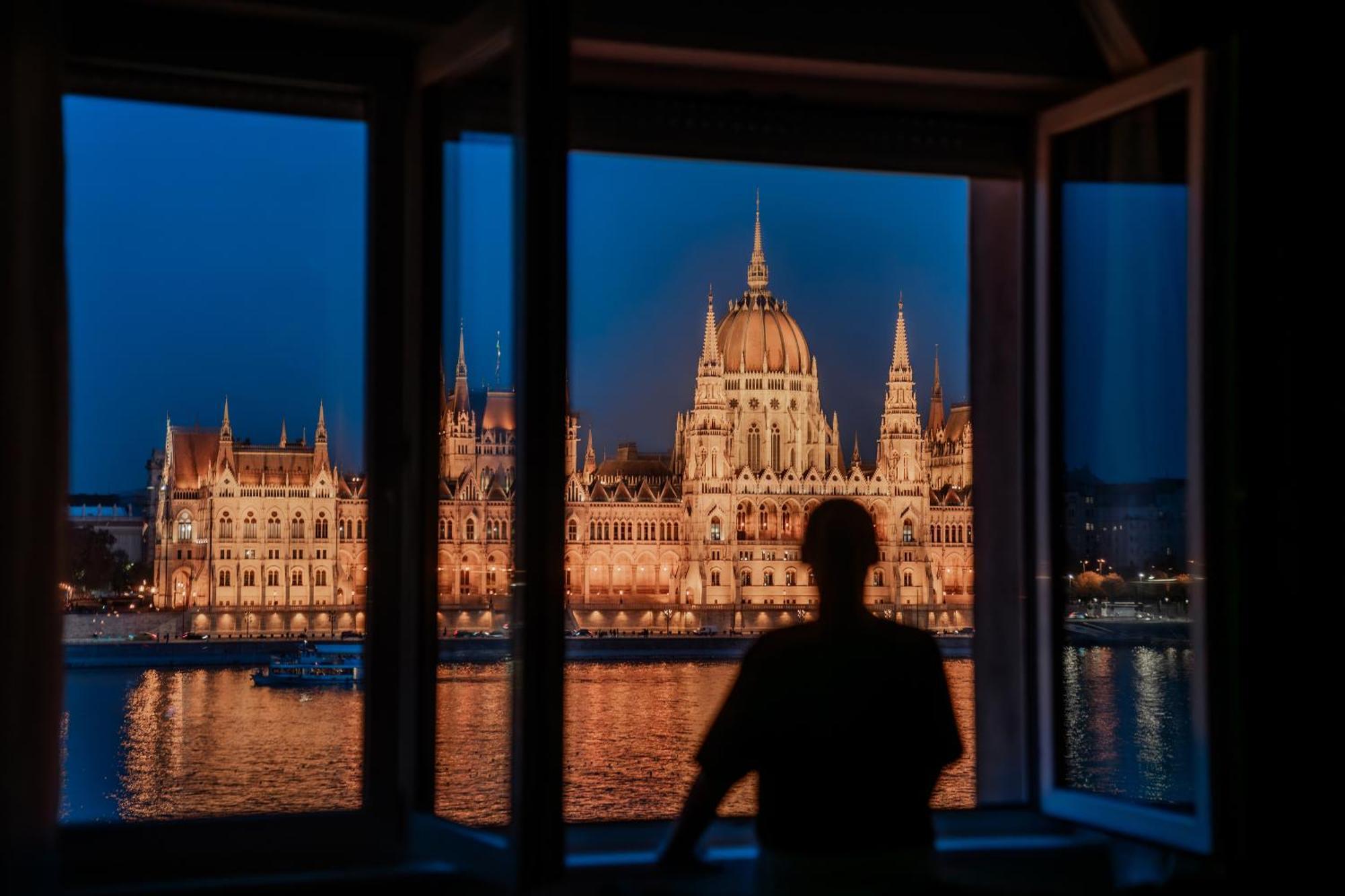 Apartment Parliament Panorama